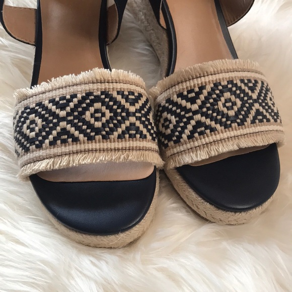 NWOB Tommy Hilfiger espadrille wedges size 9.5 - Picture 2 of 6